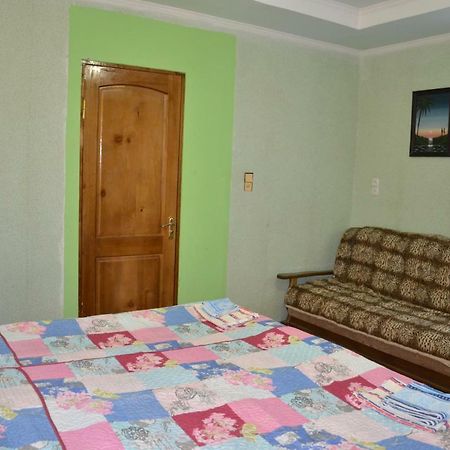 Friends House Hotel Kʼutʼaisi Exterior foto